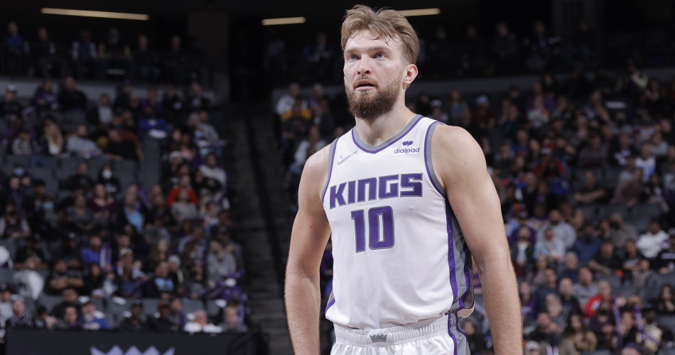 b2669f76-domantas-sabonis-looks-up-sacramento-kings-getty-images