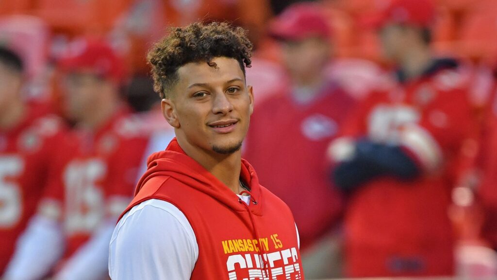 :We can’t Loss him” Patrick Mahomes was crown with the biggest award of life by….