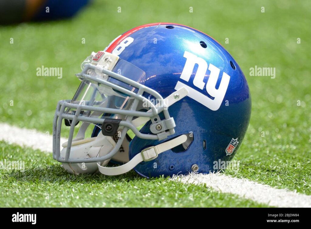 16-september-2012-new-york-giants-helmet-on-the-turf-during-a-week-2-nfl-nfc-matchup-between-the-tampa-bay-buccaneers-and-new-york-giants-at-metlife-2BJDW84