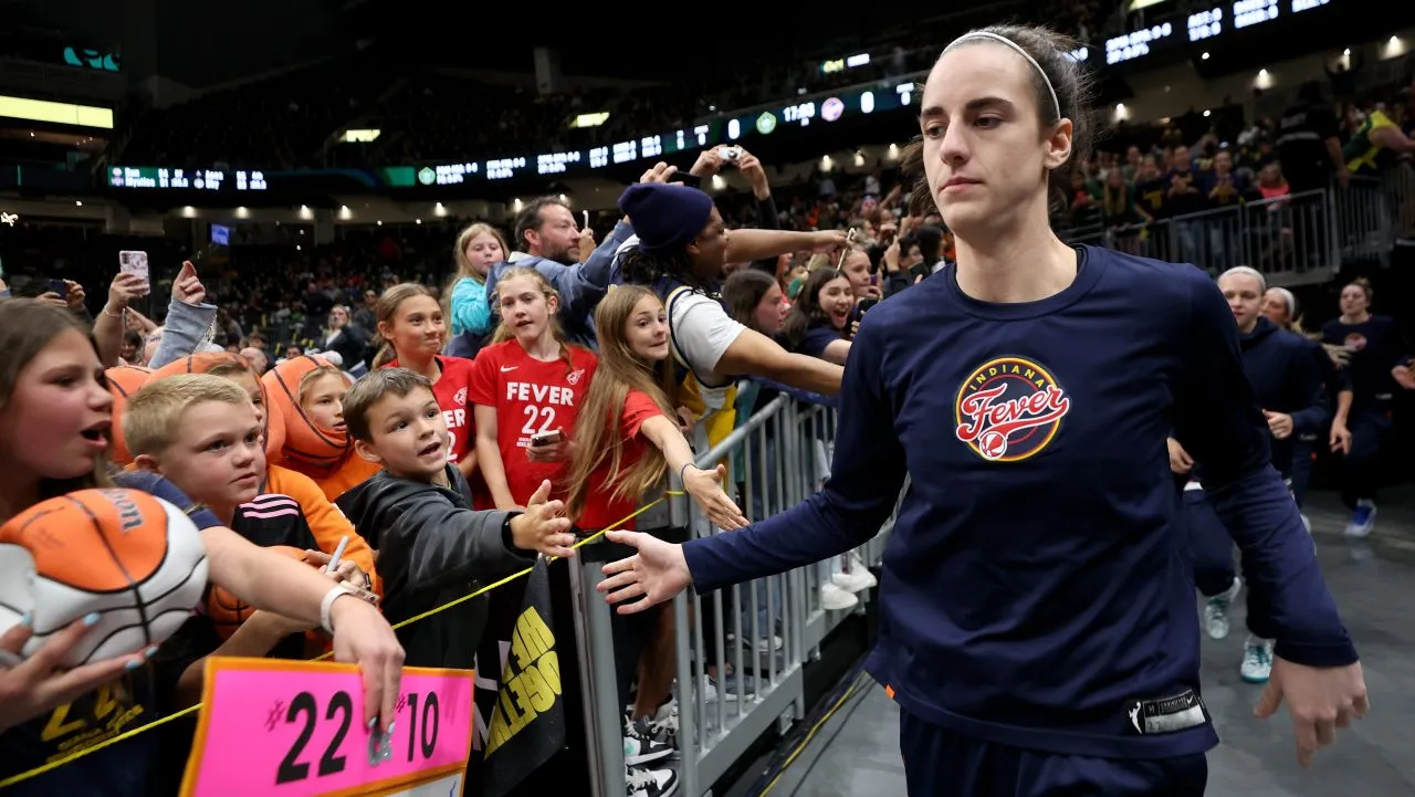 Read more about the article Caitlin Clark and the Indiana Fever are making significant moves to become WNBA title contenders in the 2025 season……see more