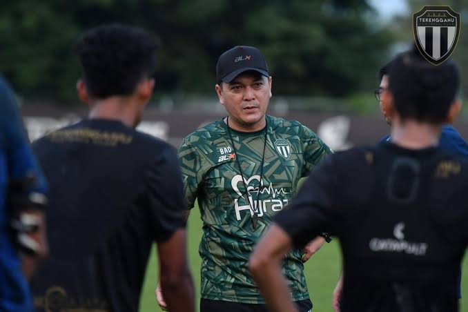 Read more about the article “Berita tergempar: Jurulatih Terengganu FC, Badrul Afzan Razali, menolak tawaran kontrak baharu dengan………. Lihat lagi”