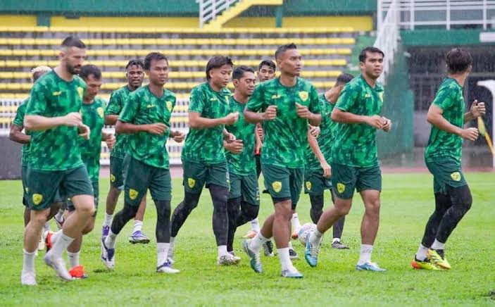 Read more about the article “Selamanya dalam hati kami: 3 pemain Kedah Darul Aman FC meninggal dunia hari ini selepas memakan daging beracun akibat…”