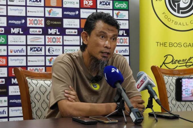 You are currently viewing Yusri Che Lah, ketua jurulatih Perak FC, telah meninggalkan kelab tersebut secara mengejut, meninggalkan peminat dan pemain dalam kesedihan.