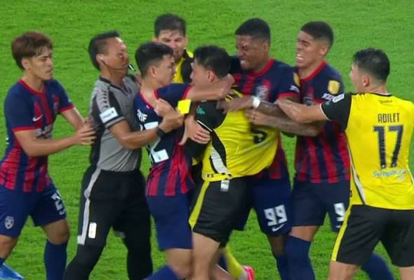 Read more about the article Berita malang: Tiga pemain bintang Perak FC telah digantung kerana gagal mematuhi peraturan.