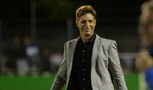 Read more about the article ¡Felicidades! El entrenador de Club Atlético Tucumán, Facundo Sava, ha sido honrado con un jet privado por ser reconocido como el mejor entrenador de Argentina.