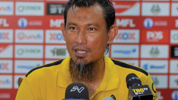 Read more about the article BERITA MENGEJUTKAN: Jurulatih Perak FC, Yusri Che Lah, mengumumkan ketibaan penyerang bintang sebagai pengganti pemain utama yang terlibat dalam kemalangan…