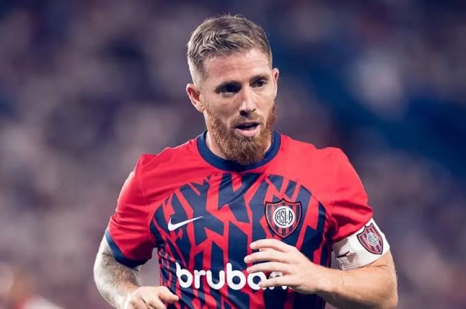 Read more about the article Con gran tristeza, anunciamos que el jugador de San Lorenzo, Iker Muniain, ha rescindido su contrato con el club y ha firmado un acuerdo por tres años.