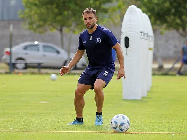 Read more about the article Es lamentable decir adiós: Mariano Barbieri ha terminado su contrato con el Club Atlético Independiente y ha firmado un contrato de cuatro años con el Club Atlético Belgrano de Córdoba.