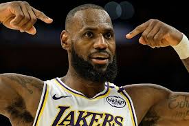 Read more about the article LeBron James šokira svet NBA z namigovanjem na upokojitev sredi boja Lakersov za naslov – je to konec ene ere……