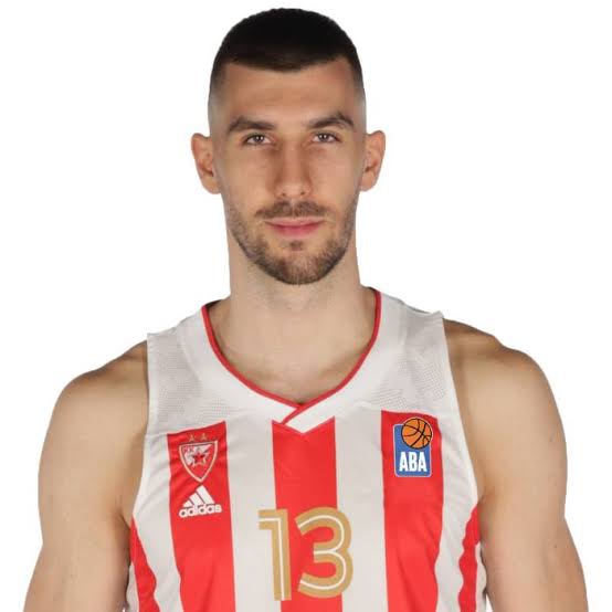 You are currently viewing Ogroman udarac: bek  Crvena Zvezda, Ognjen Dobrić, zatražio je transfer i spreman je da napusti klub zbog višemilionske ponude za prelazak u…