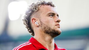 Read more about the article “Srcu parajoče: Benedict Hollerbach šokira navijače 1. FC Union Berlin z presenetljivo odločitvijo… Preberi več……….
