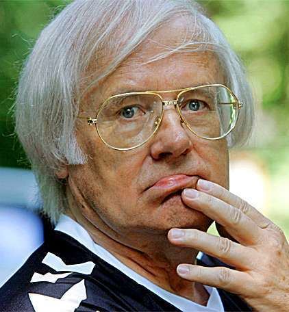 „Eine Legende verstummt: Die Fußballwelt trauert um den herzzerreißenden Verlust von Gilbert Gress – Visionärer Trainer, leidenschaftlicher Kämpfer und geliebte Ikone stirbt und hinterlässt eine Lücke, die niemals geschlossen werden kann………………