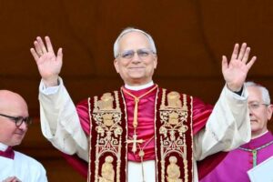 In diretta: Papa Leone XIV – Il nuovo pontefice americano Robert Prevost celebrerà la prima Messa tra accuse di essere “anti‑Trump”