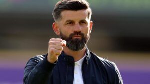 Der FC Schalke 04 hat Karel Geraerts zum neuen Cheftrainer ernannt und ihn mit einem Vertrag bis Juni 2025 ausgestattet…..