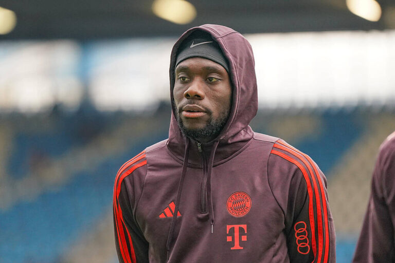 Trauriger Abschied? Keineswegs: Die Beziehung zwischen Alphonso Davies und dem FC Bayern ist nicht zerbrochen – er bleibt