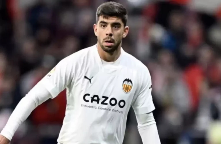 Top-Transfer besiegelt: Cenk Özkaçar verzichtet auf Gehalt von 990.000 € und wechselt zum 1. FC Köln