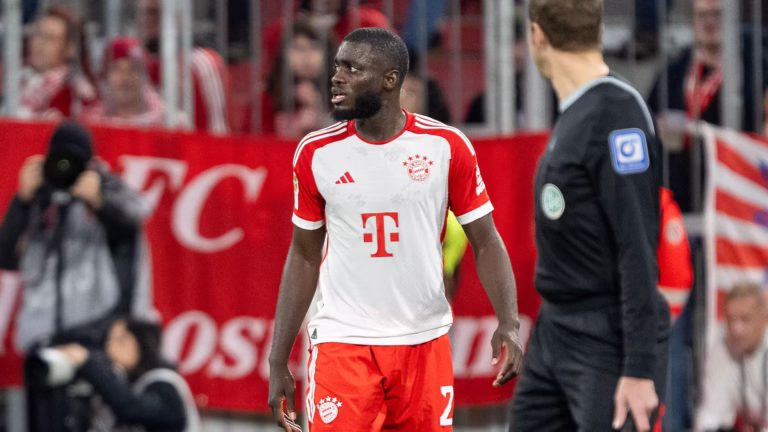 Schlechte Nachrichten beim FC Bayern: Dayot Upamecano wechselt im Sommer zu Manchester United