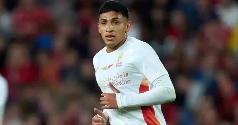 Starker Transfercoup: Equi Fernández unterschreibt Vierjahresvertrag bei Bayer Leverkusen