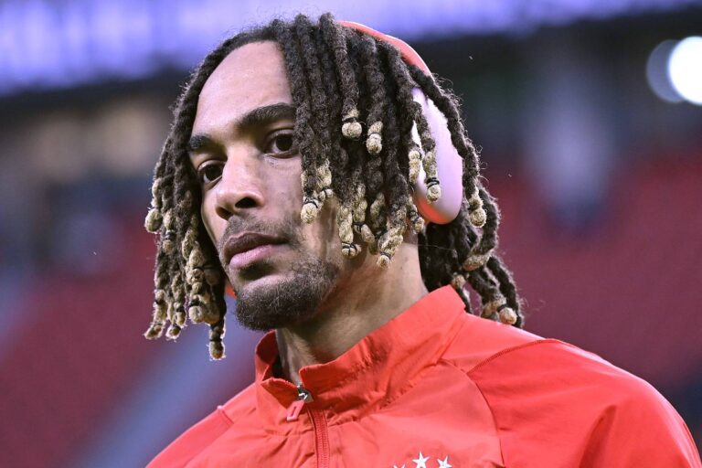 Schlechte Nachrichten beim FC Bayern München: Sacha Boey nach belastendem Vorfall schwer traumatisiert